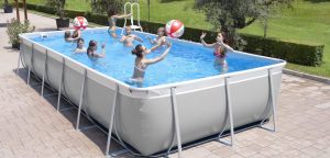 Piscine hors-sol Kit Easy avec famille dans un jardin