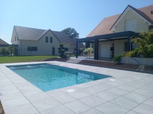 azur-piscines-spas-lure-piscine-construction