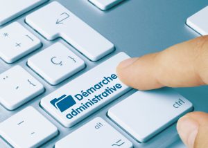 leaubienetre-demarches-administratives-demandes-piscines Clavier d'ordinateur avec une touche démarche administrative