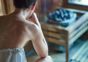 Sauna à vapeur avec pierre chaude et transpiration