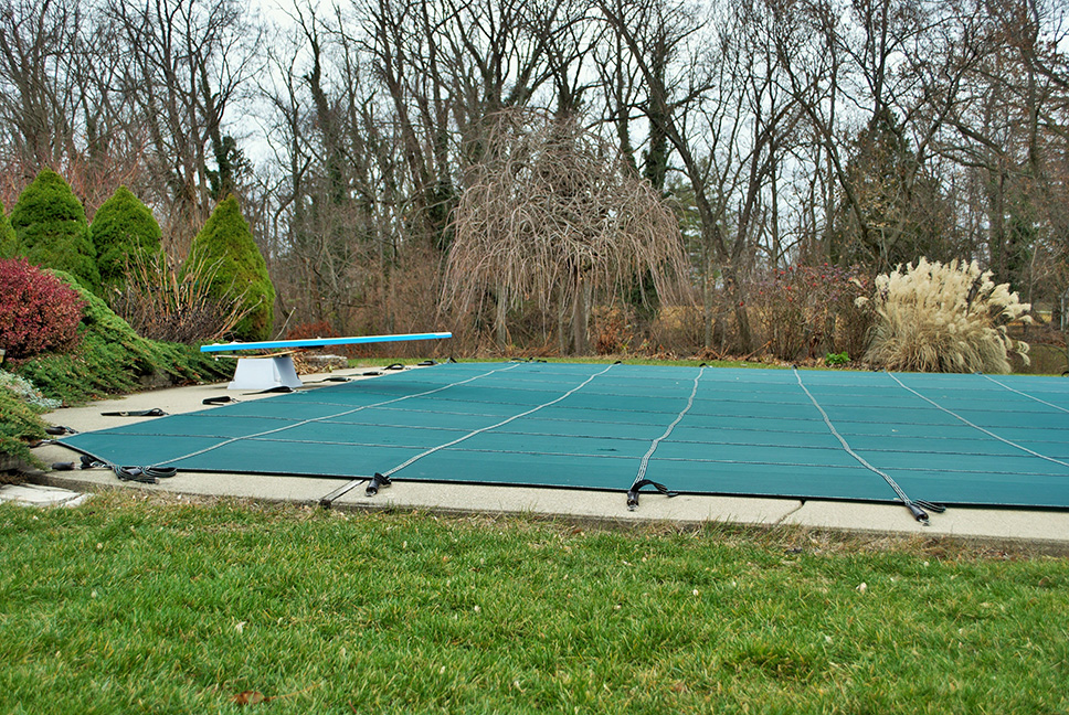 Bâches d'hiver pour piscines, opaques ou filtrantes