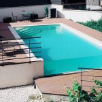 piscine a débordement paroi en verre